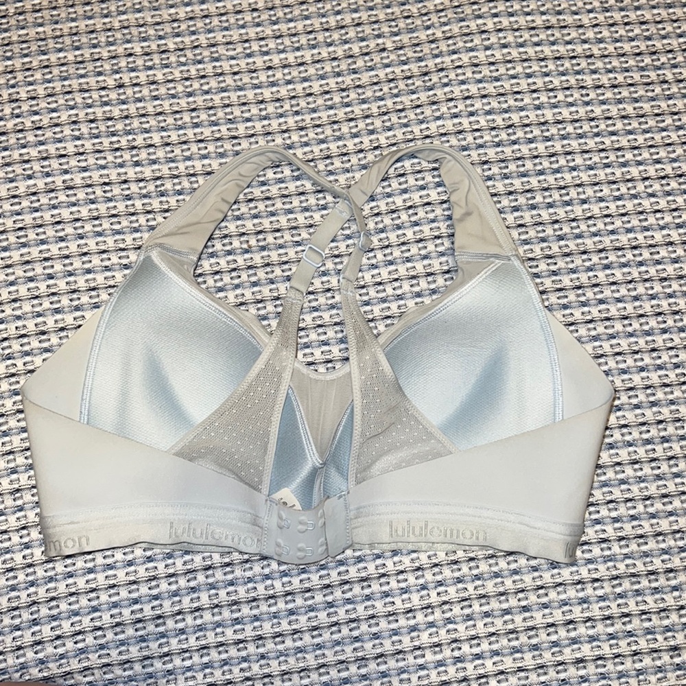 Lululemon Sports Bra 34C - Picture 4 of 5